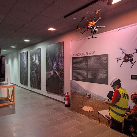 ‘Ceniza y lava’ en el Centro de Interpretación de Caños de Fuego.