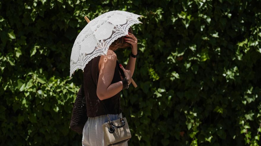 El calor seguirá apretando este lunes con hasta 40 grados en el valle del Guadalquivir y tormentas en el Pirineo