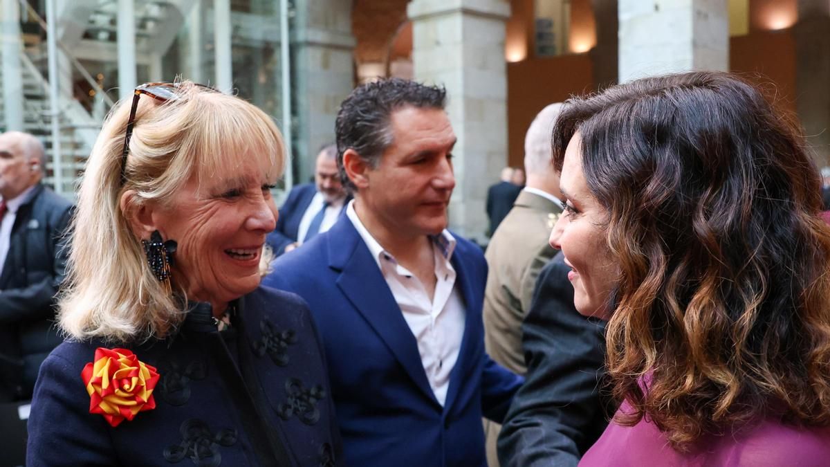 Isabel Díaz Ayuso y Esperanza Aguirre en un acto en la Real Casa de Correos