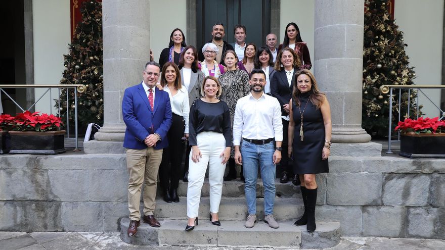 Día de la aprobación de la Renta Canaria de Ciudadanía con las personas que hicieron posible la ley.