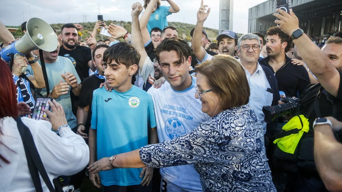 Celebración del ascenso del Ciudad de Lucena