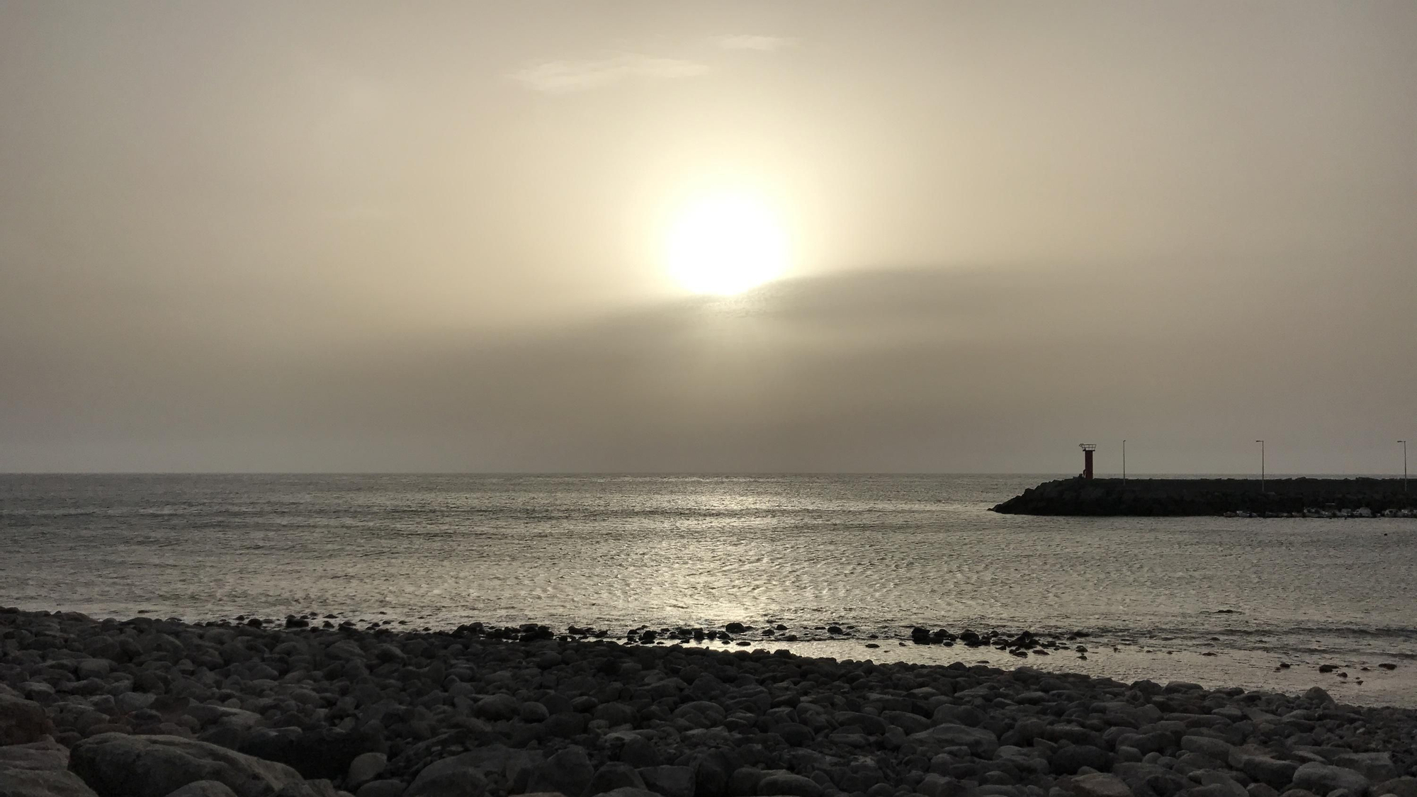 Eclipse de sol visto desde La Aldea de San Nicolás, en Gran Canaria