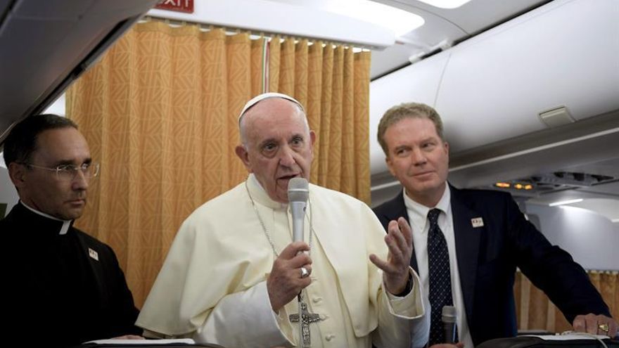 El papa sobre el muro entre EE.UU. y México: "Es el miedo que nos vuelve locos"