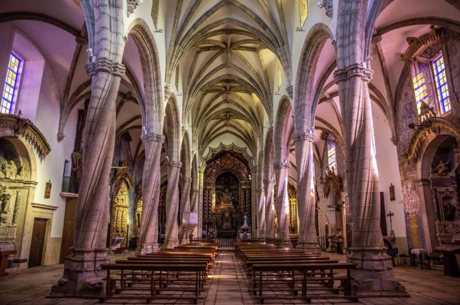 Interior de la iglesia de Santa María Magdalena.