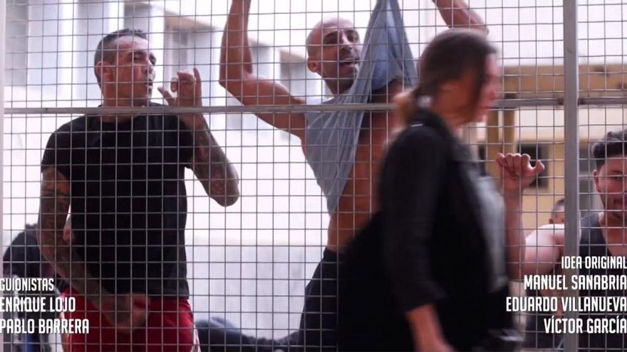 El recibimiento de la periodista Sara en la cárcel