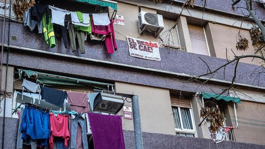 Más de 8.000 pisos acumulan deficiencias graves en cuatro barrios de Barcelona: "Los fondos europeos pasan de largo"