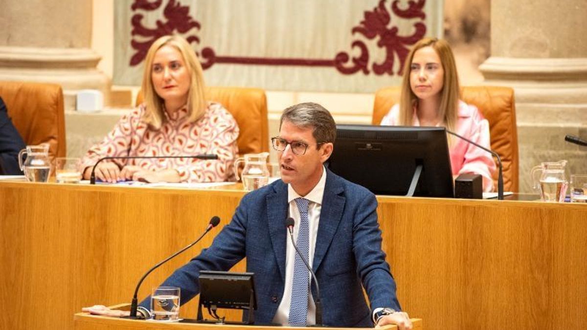 El presidente de La Rioja rechaza el "extremismo xenófobo" de Vox respecto a la acogida de menores migrantes