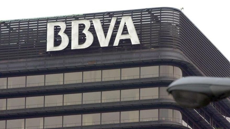 La integración de las dos entidades convertirá a Banco GNB Paraguay en el primer banco por depósitos en el país, con un total de activos de 3.250 millones de dólares, al adquirir los 2.100 millones de dólares de BBVA Paraguay, informó el banco español en un comunicado.