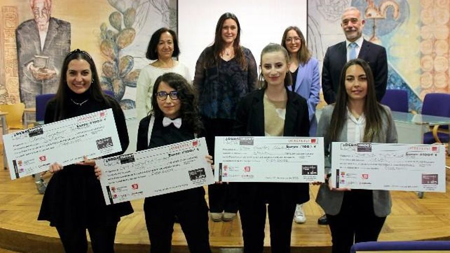 El tercer equipo de la liga universitaria de debate 2022, 'Salem'.