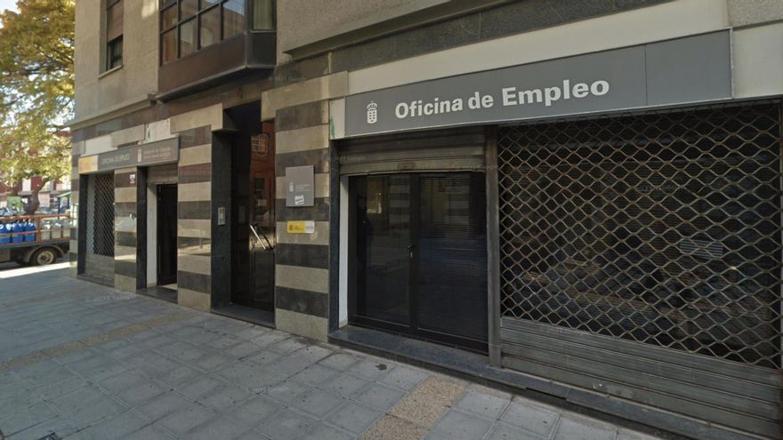 El paro cayó en 873 personas en Canarias en agosto