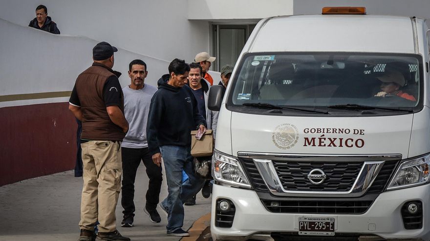 Mexicanos deportados denuncian que el Gobierno de Trump los maltrató y mantuvo esposados