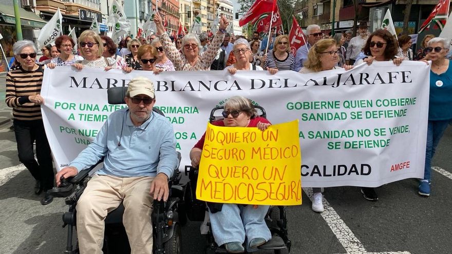 Miles de andaluces reprochan a la Junta la "agonía de la sanidad pública" para así impulsar la buena salud de la privada