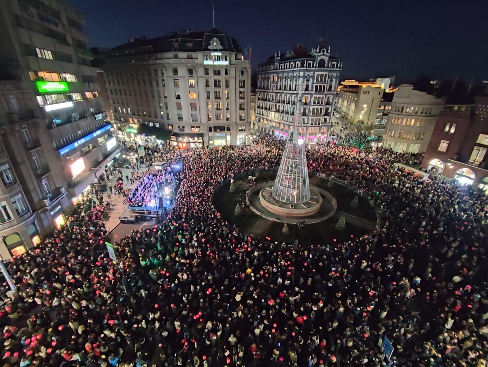 Las imágenes de cómo brilla la Navidad en el centro de León