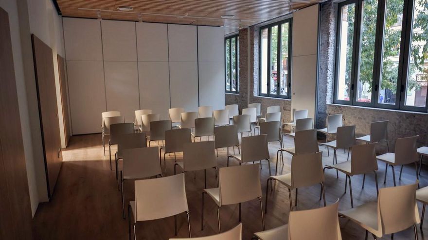 El extraño caso del centro de mayores cerrado en Chamberí que Almeida dio por finalizado hace un año