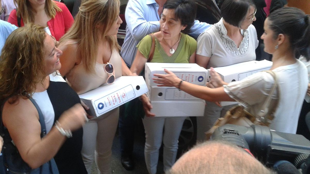 Entrada de los avales de Susana Díaz