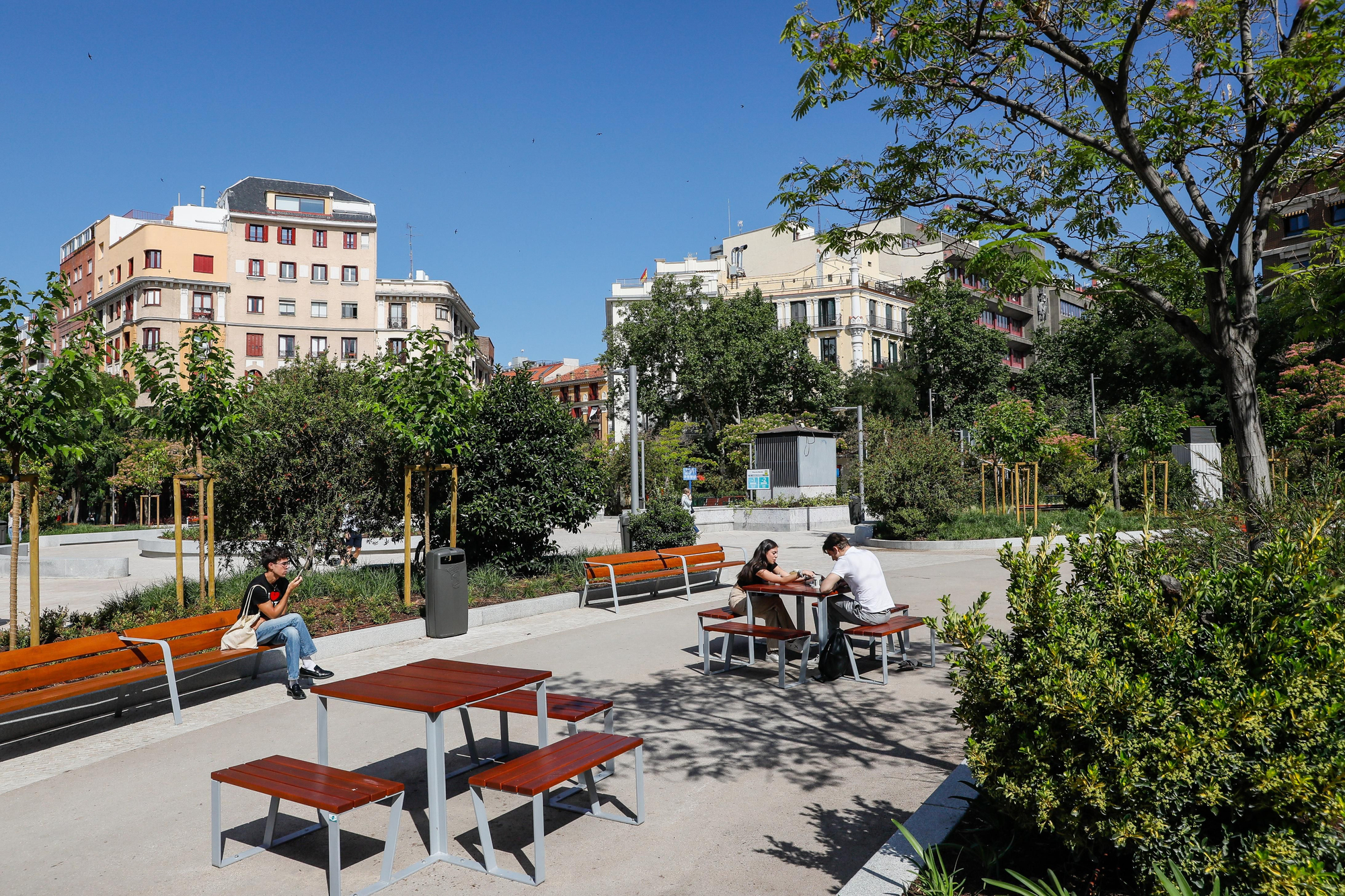 Recorrido foto a foto por la renovada plaza de Olavide