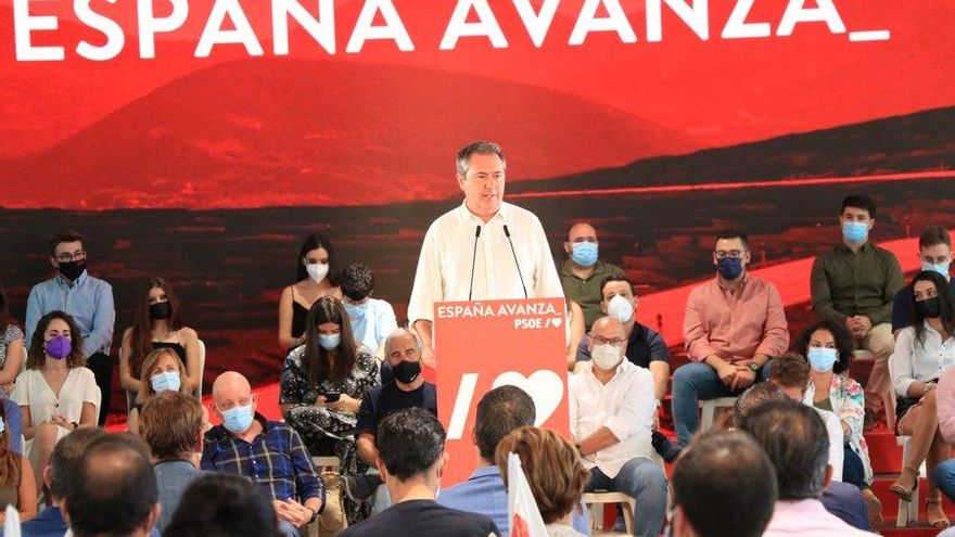 Espadas defiende la "política seria" frente a "la idiotez y los huevos fritos" del Gobierno andaluz