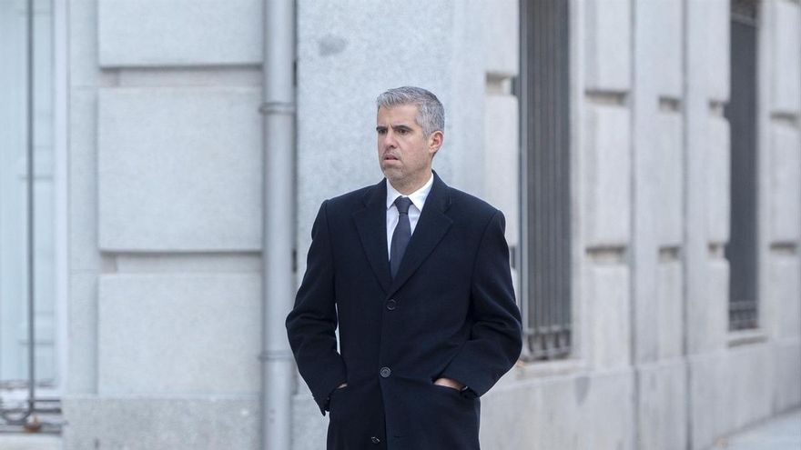El fiscal, Julián Salto, a su llegada a declarar al Tribunal Supremo, a 16 de enero de 2025,