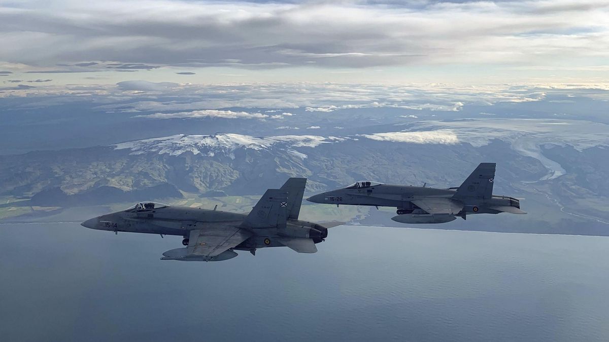 Imagen de archivo de una misión de policía aérea de la OTAN en Islandia con aviones españoles para garantizar la seguridad de su espacio aéreo. EFE/Ministerio de Defensa