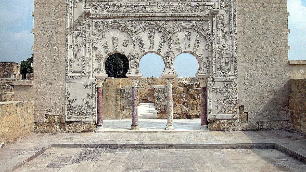Medina Azahara conmemora el Día de la Lectura en Andalucía y el Día Mundial de la Lengua Árabe con un recital