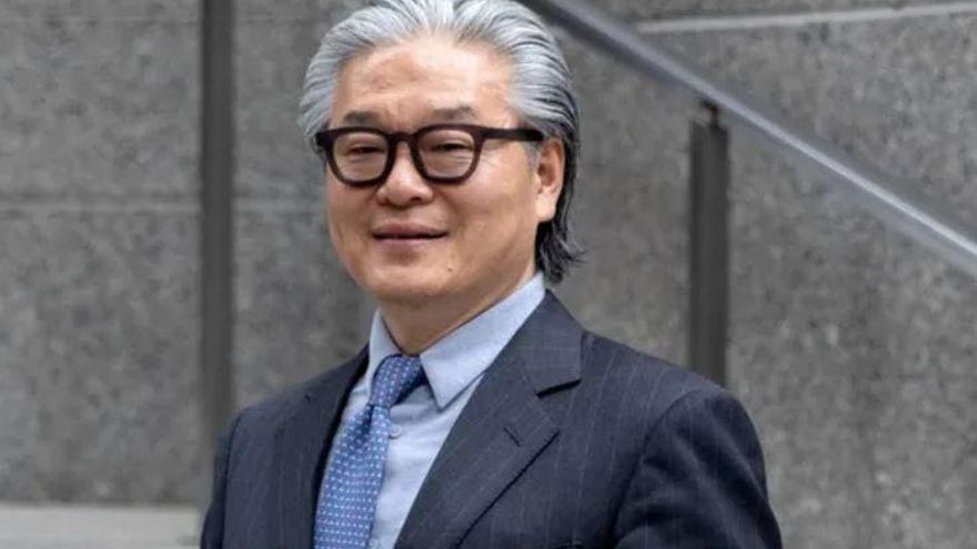 Bill Hwang, fundador del fondo Archegos, condenado a 18 años de prisión por fraude