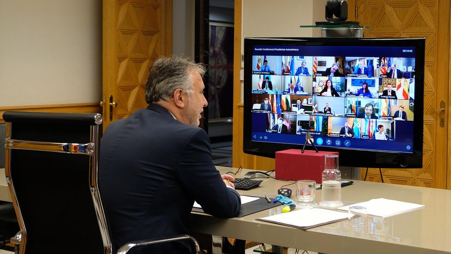 Ángel Victor Torres, presidente del Gobierno de Canarias,  este domingo,, durante la quinta videoconferencia convocada por Pedro Sánchez.