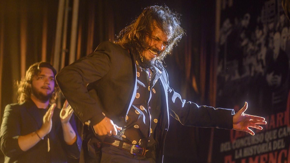 Puente Genil vibra con el festival de Cante Grande dedicado a Fosforito