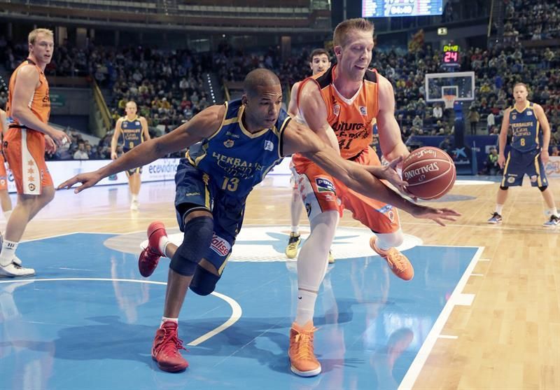 Partido de cuartos de final de la Copa del Rey entre el Valencia Basket y el Herbalife Gran Canaria en La Coruña. Efe.