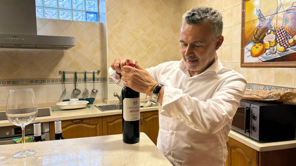 El verano gastronómico de Conrado Escobar: "Se me da bien abrir latas con produtos riojanos"