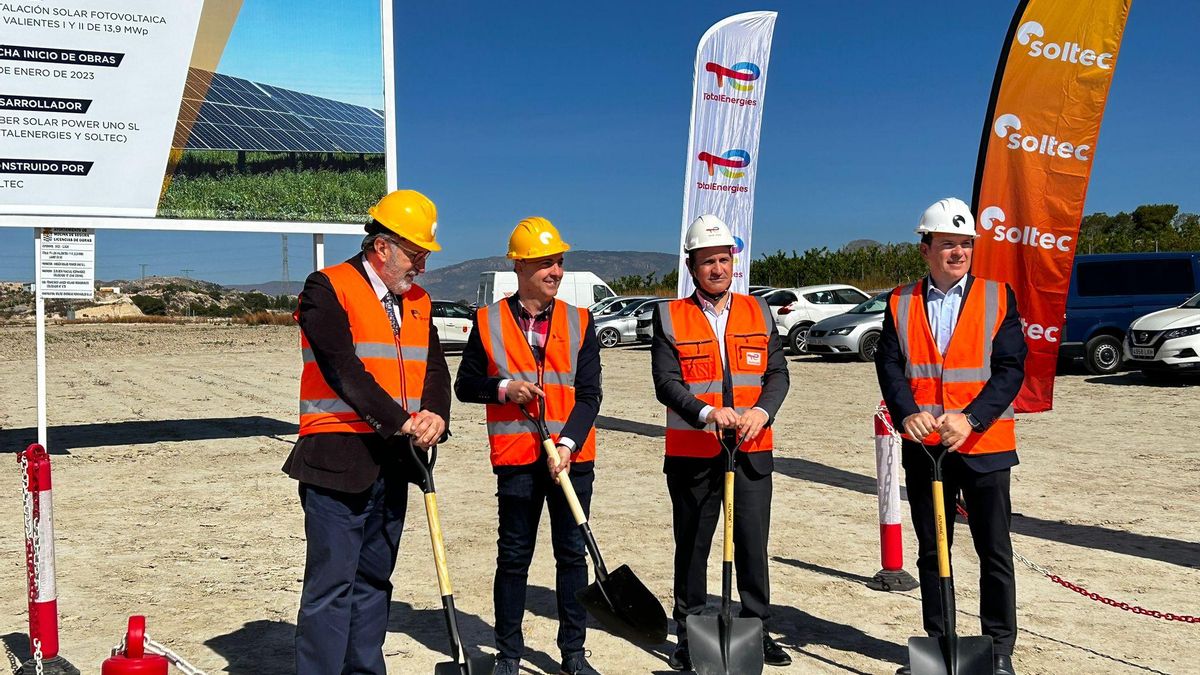 Puesta de la primera piedra en la planta de generación fotovoltaica de Los Valientes