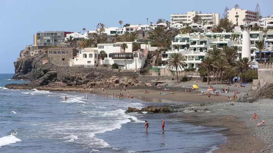 Apartamentos, hoteles y viviendas en Playa del Águila.