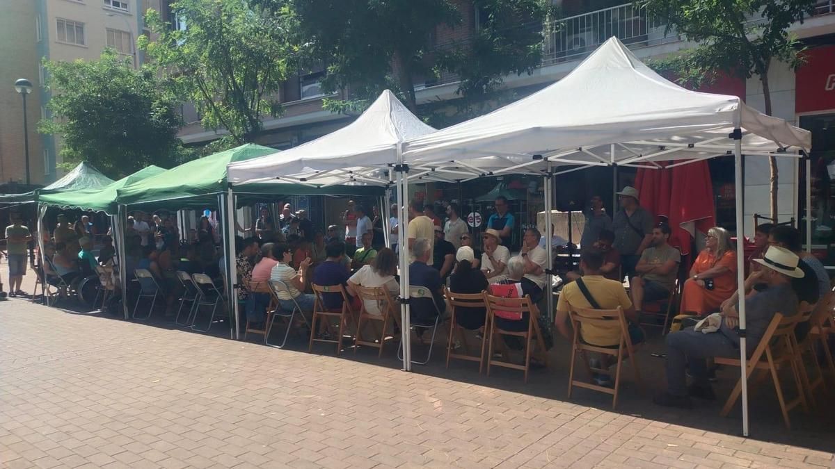Continúa la reivindicación vecinal para intentar parar la construcción de la rotonda en Vara de Rey