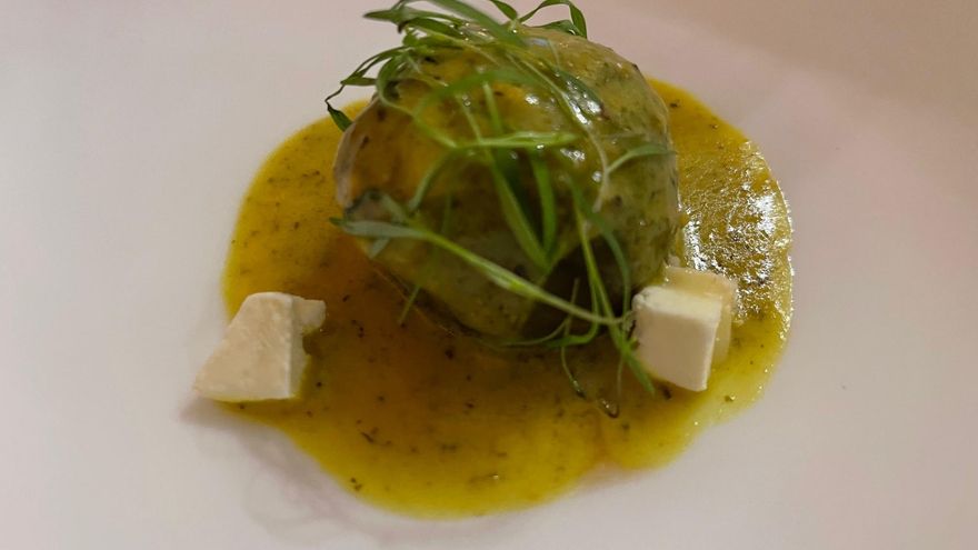 Berenjena asada en falsa albóndiga