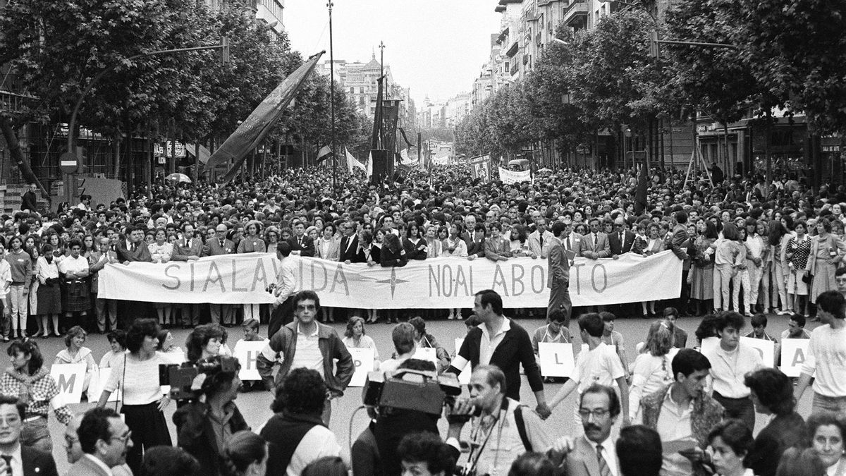 Manifestación en Madrid contra la ley del aborto de 1985.