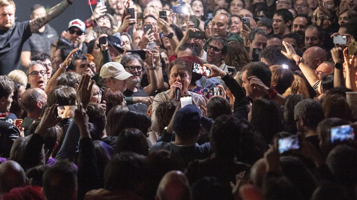 Brett Anderson de Suede entre el público de La Riviera (Madrid), el 23 de marzo de 2026
