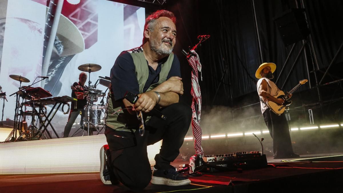 Concierto de Love of Lesbian en el Festival de la Guitarra