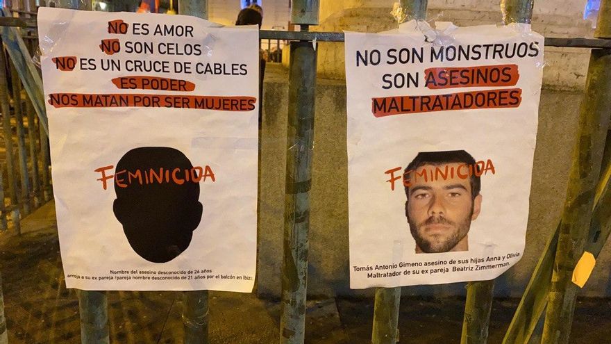 Dos de las pancartas de la manifestación de este viernes contra la violencia machista en Madrid.