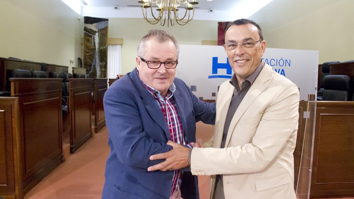 Diputación firma un convenio con la AMHyJA por valor de 12.000 euros para exhumar la fosa de Encinasola