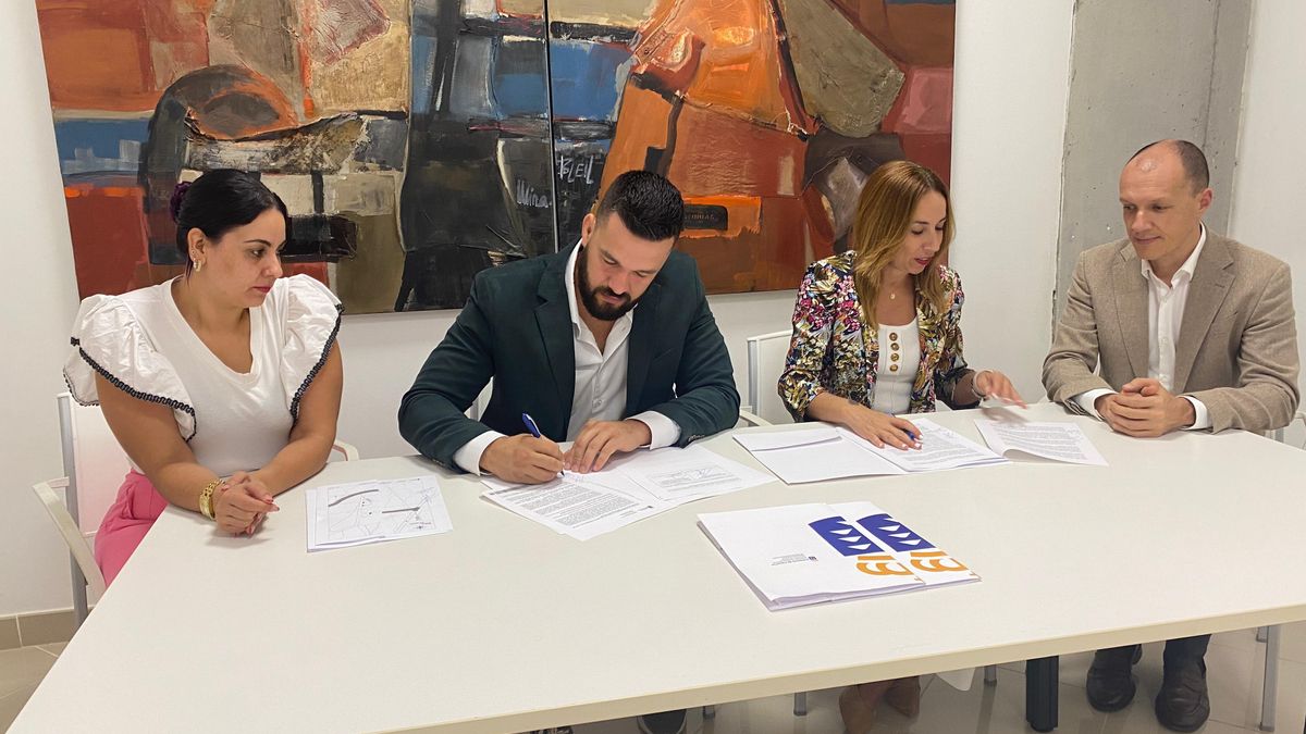 Acto de firma de la carretera de Hoyo Verdugo al Cabildo.