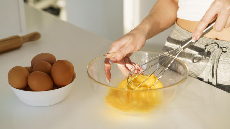 Cuatro recetas con huevo prácticas y saludables que puedes cocinar en la freidora de aire