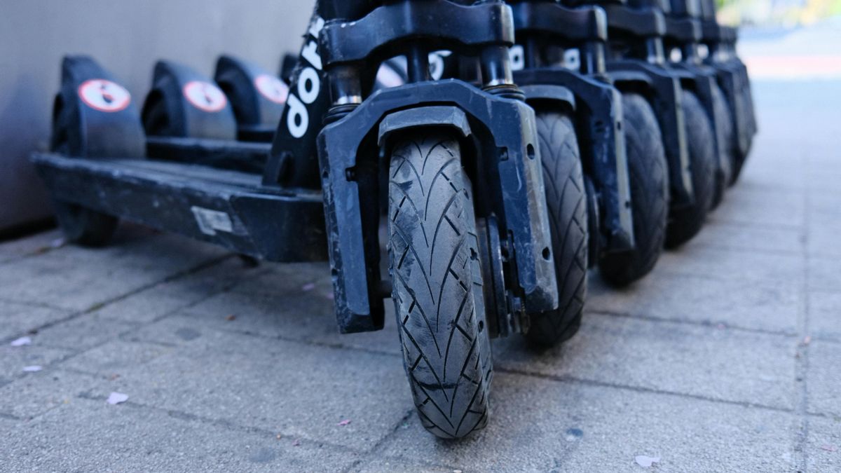 ¿Cómo hacer un cambio de titularidad o dar de baja mi patinete eléctrico?