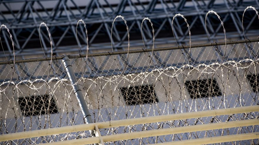 Demandan a Inmigración de EE.UU. por dificultar el acceso de los detenidos a los abogados