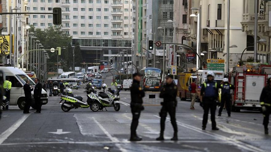 Controlado el incendio en el edificio del número 48 de la Gran Vía de Madrid