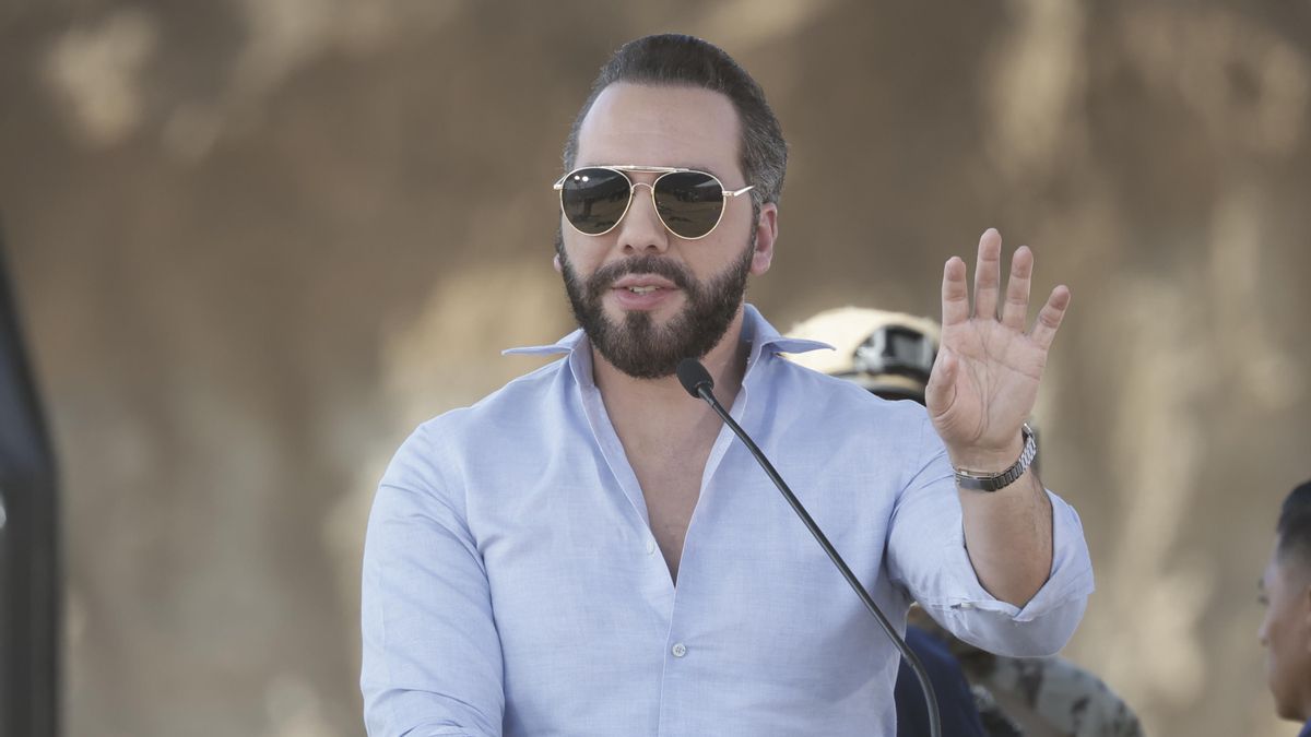 El presidente de El Salvador, Nayib Bukele, habla durante un evento en San Rafael (Costa Rica). EFE/ Jeffrey Arguedas
