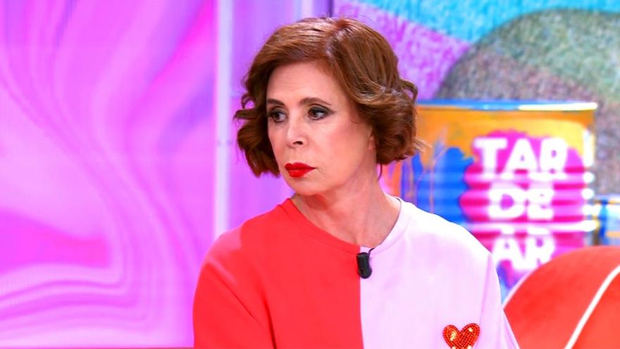 Tenso debut de Ágatha Ruiz de la Prada en 'Tardear': "Tengo contrato con 'De Viernes', bastante es que esté aquí"