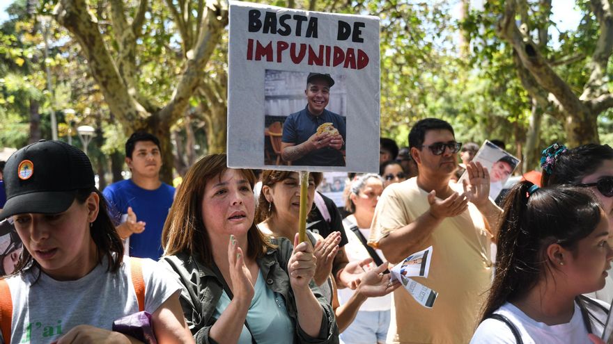 Un mes sin Lucas Escalante: su familia marchó en Varela para pedir por la aparición con vida