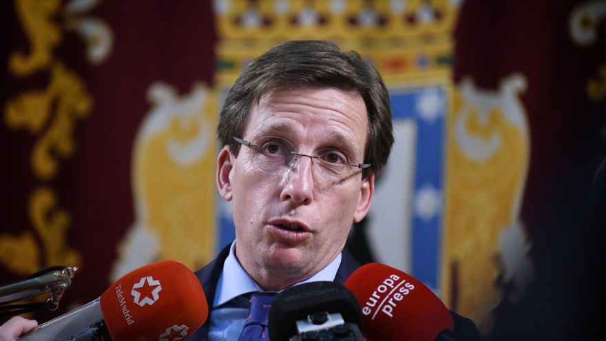 Archivo - El alcalde de Madrid, José Luis Martínez-Almeida, realiza unas declaraciones