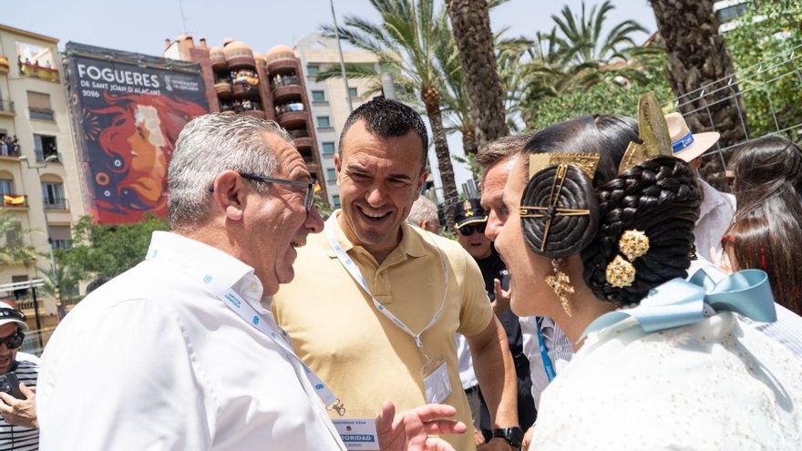 El silencio de Génova sobre el futuro candidato del PP a la Generalitat valenciana dispara las maniobras internas