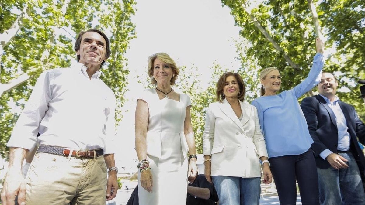 Aznar, el invitado estrella del mitin de hoy del PP de Madrid, con Aguirre, Botella y Cifuentes. / Europa Press