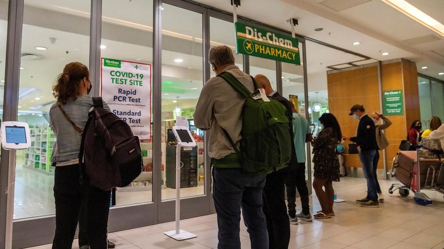 OMS: aún no hay indicios de que la variante Ómicron genere más casos graves de Covid